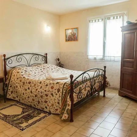 Chic Pool Retreat Нарбонна